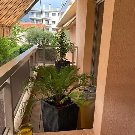 Dolce-vita 3 Etoiles, Climatise , 50m De La Et Aux Portes De Menton ,parking Gratuit Apartamento Rocabruna